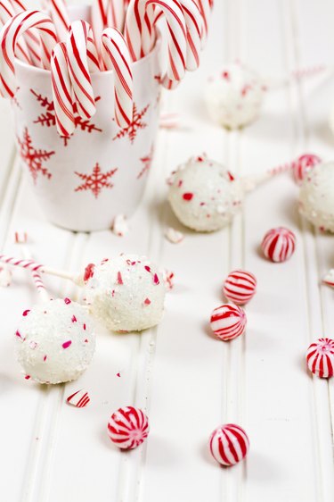 Peppermint chocolate cake pops