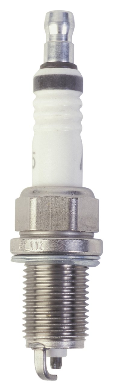 Spark plug for online lawn boy lawn mower