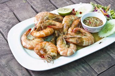 Grilled shrimp with spicy seafood sauce