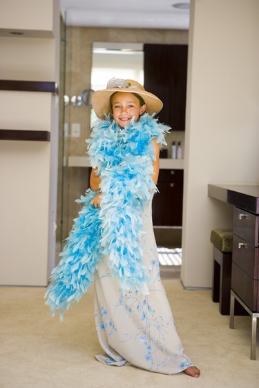 HOW TO SEW A FEATHER BOA- Easy! 