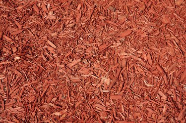 How to Dye Mulch