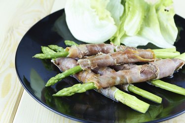 Grilled asparagus with Parma ham