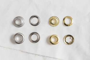 How to on sale apply eyelets