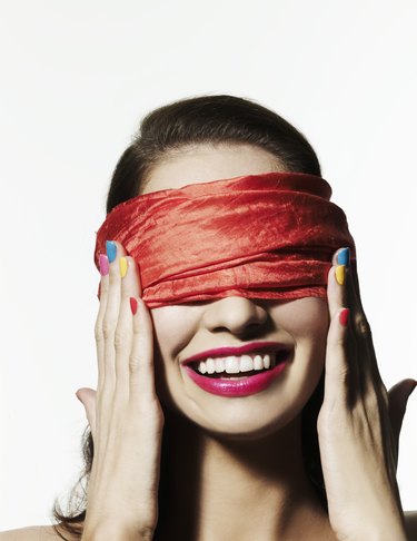 What Cloths Are Good For Blindfolds?