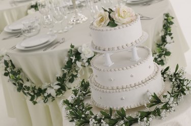 Wedding cake with roses