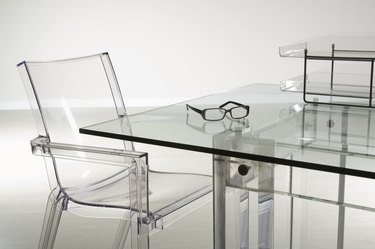 How to Clean a Glass Dining Table