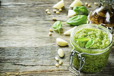 fresh pesto sauce