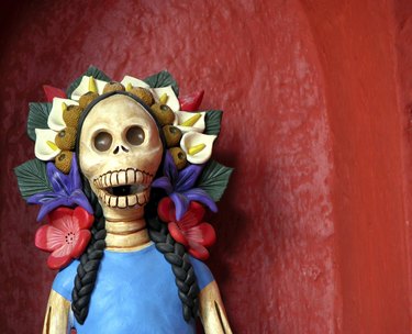 Traditional Colors for the Day of the Dead | eHow