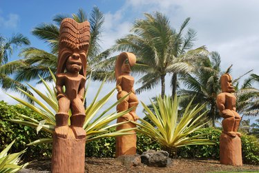 Hawaian Wooden idols