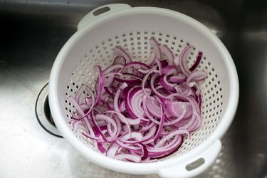 How to Pickle Onions
