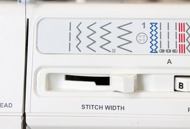change machine to widest zig zag stitch