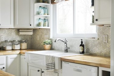 How to install a kitchen tile backsplash.