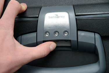 Unlocking The Secret To Resetting Your Samsonite Suitcase Combination Lock  | Parklandmfg