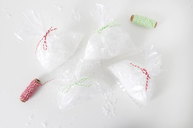 Cute Holiday Gift Idea: DIY Snow Globe Kit