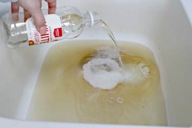 unclog a sink with vinegar