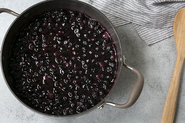 How to Make Homemade Blueberry Pie Filling | eHow