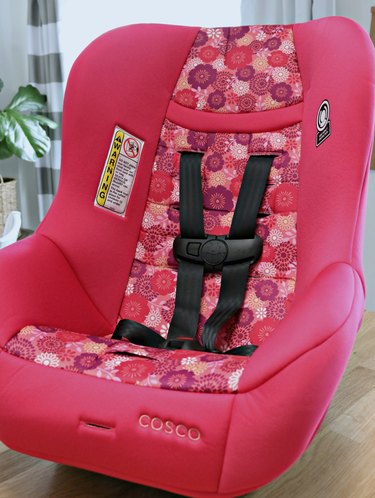 Clean child's car seat