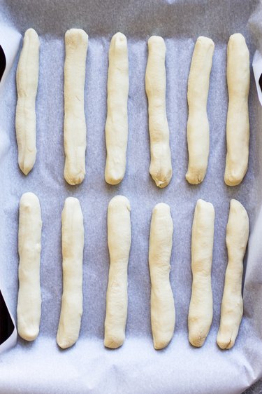 How to Make Olive Garden's Breadsticks