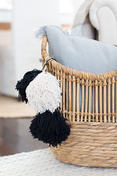 Pompom Seagrass basket