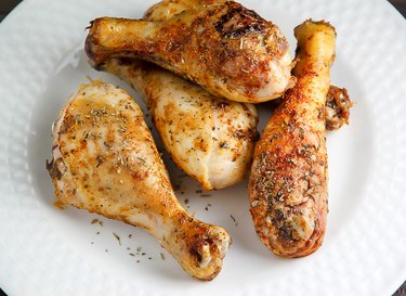 Drumsticks cooked in the oven.
