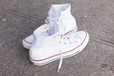 Scotchgard hot sale white converse