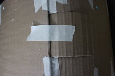 tape cardboard shut