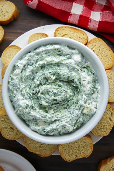 Creamy Greek Yogurt Spinach Dip (Your New Favorite Go-To Recipe) | ehow