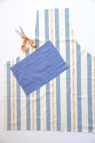 How to cut out the apron sewing pattern