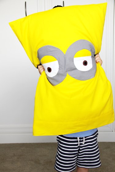 Make an adorable minion pillowcase with this easy sewing DIY
