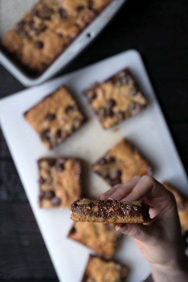 Peanut Butter Chocolate Chip Gooey Bars Recipe | eHow