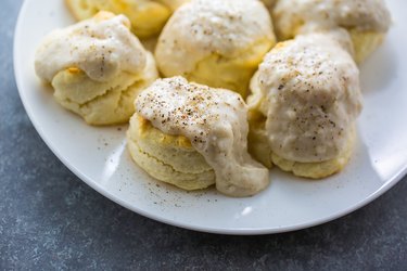 How to make Biscuits and Gravy