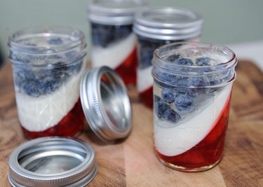 patriotic parfaits in mason jars