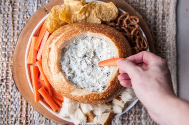 How to Make Dip in a Bread Bowl