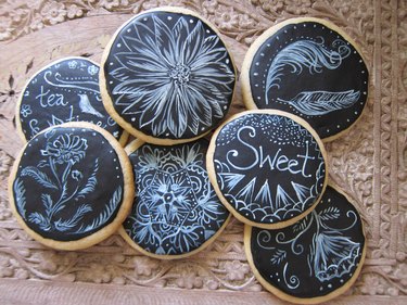 Chalk board cookies
