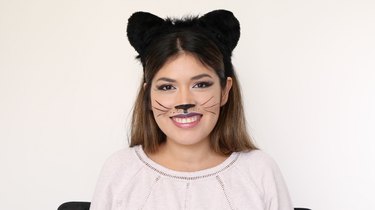 How to Make a Cat Face With Makeup