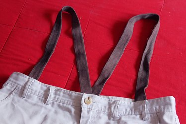 suspenders for a lederhosen costume