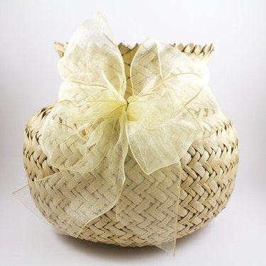 9. gift-basket bow