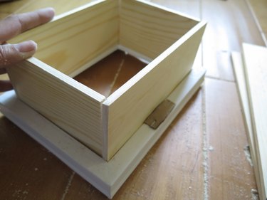 Place the wood boards together.