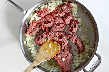 cook beef with onions