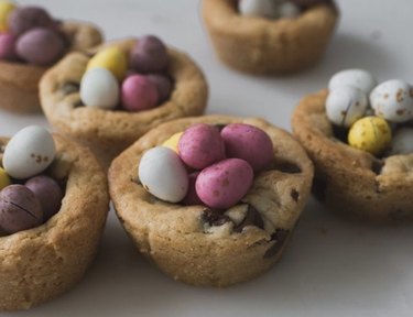 Easter Egg Nest Cookie Cups