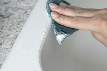 bow to clean a white kitchen sink tutorial