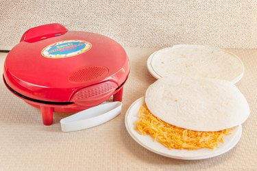  Santa Fe Quesadilla Maker: Home & Kitchen