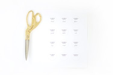scissors gift tags
