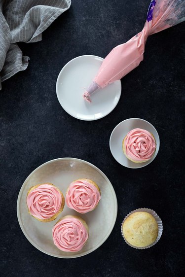 How to Decorate Your Cupcake to Look Like a Rose | eHow
