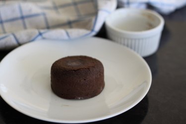 baked lava cakes