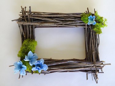 Help Kids Make a Rustic Frame for Dad