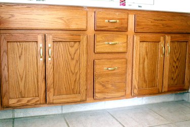 How to Paint Oak Bathroom Cabinets | before