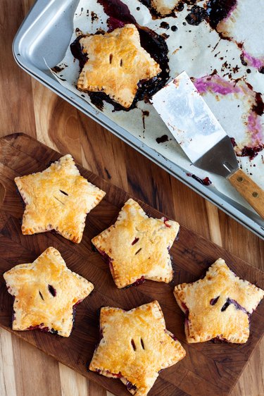 Star-shaped berry hand pies