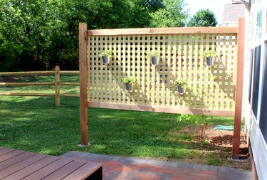 how to build an outdoor privacy screen for your backyard