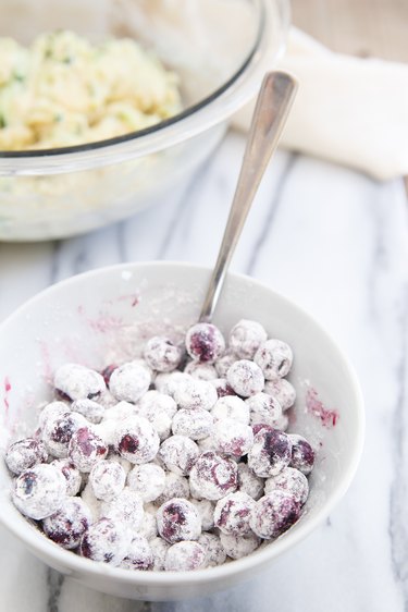 Flour coated blueberries